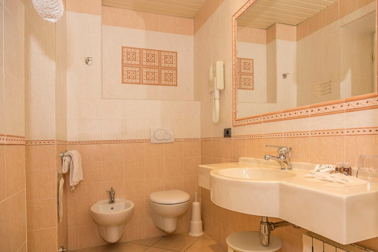 Bathroom 4, Hotiday Room Collection - Stresa, Verbano-Cusio-Ossola