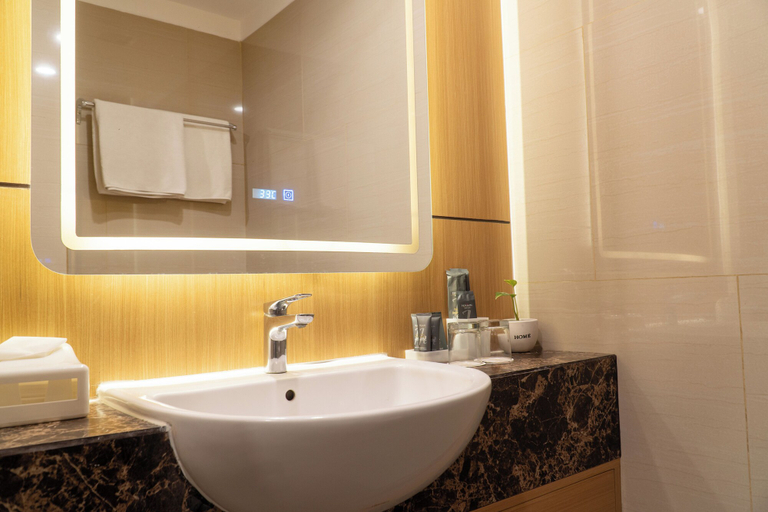 Bathroom 4, Metland Hotel Cirebon, Cirebon