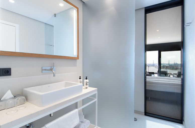 Bathroom 5, The Suites Rainvilleterrasse, Hamburg