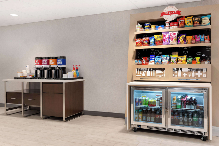 Food & Drinks 5, Hampton Inn Bloomsburg, Columbia