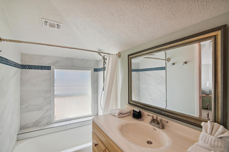 Bathroom 4, Sea Loft by Ryson Vacation Rentals, Galveston