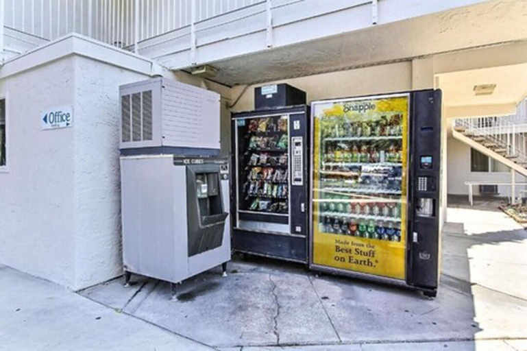 Food & Drinks 5, Motel 6 San Jose Campbell, Santa Clara