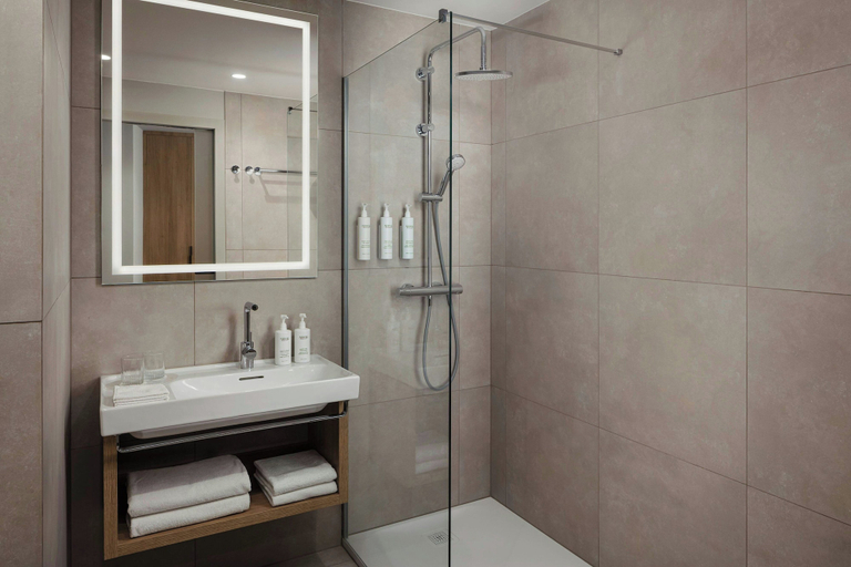 Bathroom 3, COURTYARD BY MARRIOTT PILSEN, Plzeň