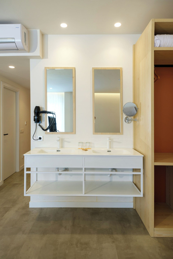 Bathroom 4, Hotel Cabot Cala Ferrera, Baleares
