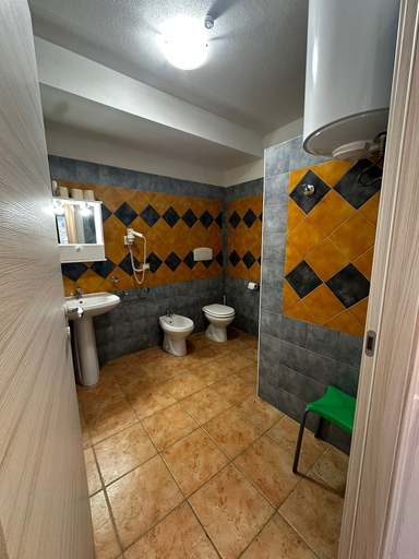 Bathroom 5, Montiruju Hotel, Sassari