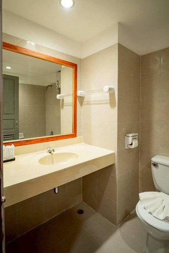 Bathroom 3, Jansom Beach Resort Ranong, Muang Ranong