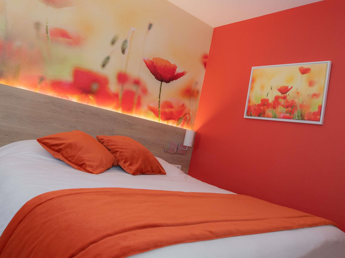 Bedroom 3, Hotel Mercure Trouville Sur Mer, Calvados