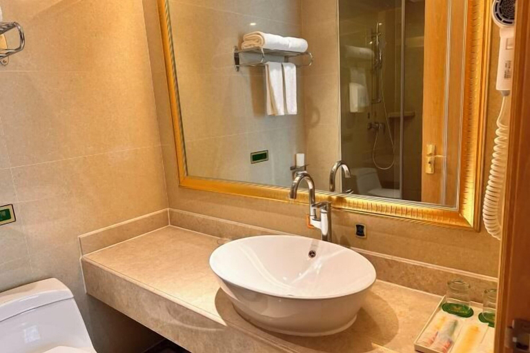 Bathroom 4, Vienna International Hotel (Bama), Hechi