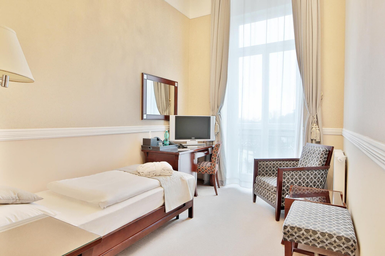 Bedroom 3, Sun Palace Wellness Hotel, Cheb