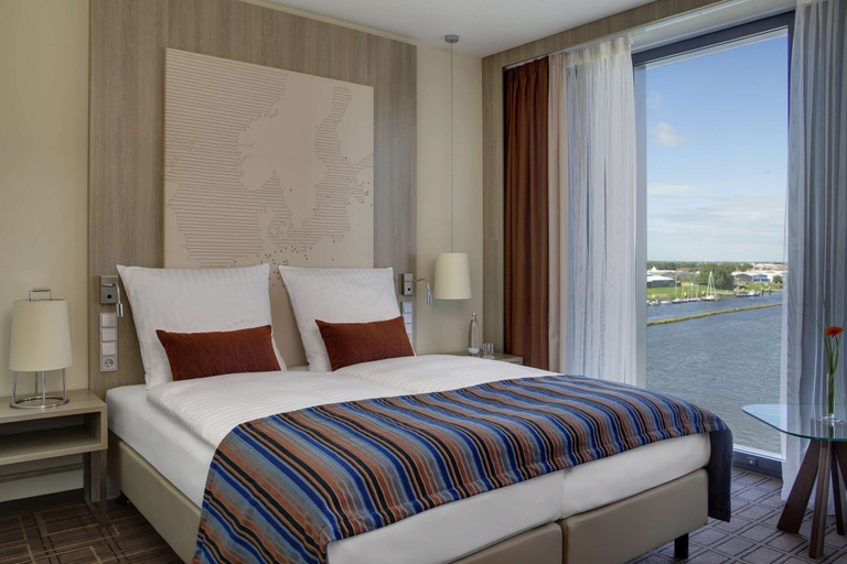 Bedroom 5, Steigenberger Hotel Bremen, Bremen