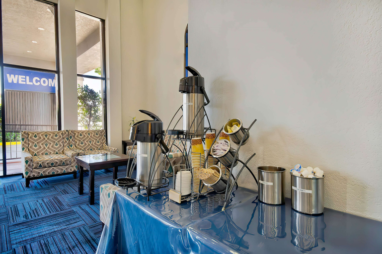 Food & Drinks 5, Studio 6 Suites Lawndale, CA – South Bay, Los Angeles