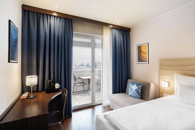 Bedroom 2, Four Points Flex by Sheraton Salzburg Messe, Salzburg