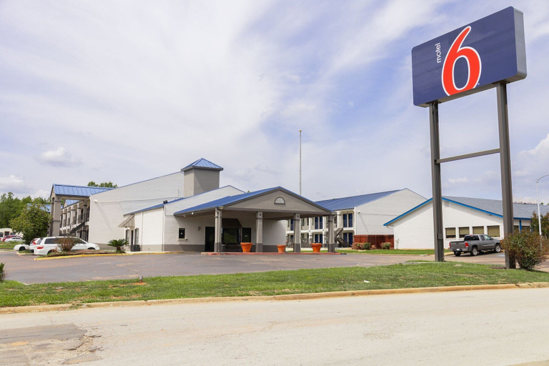 Exterior & Views 2, Motel 6 Nacogdoches TX, Nacogdoches