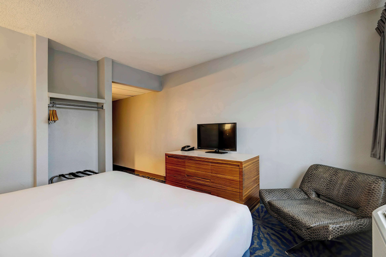 Bedroom 4, Motel 6 Arlington, Tx – Entertainment District, Arlington