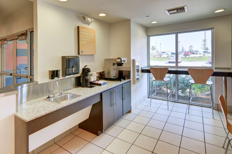 Others 4, Motel 6 Roanoke, TX - Northlake - Speedway, Denton