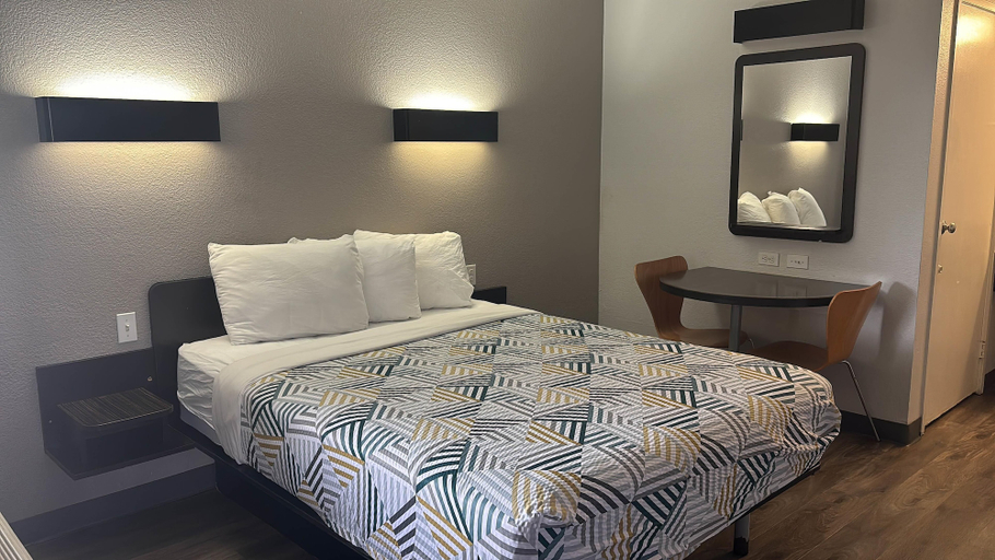 Bedroom 3, Hotel B5 Watsonville, CA - Monterey Area, Santa Cruz