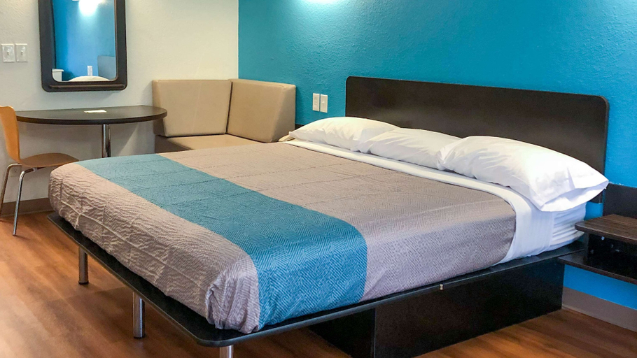 Bedroom 3, Motel 6 Daytona Beach, FL - Speedway, Volusia