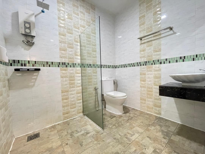 Bathroom 4, S8 Boutique Hotel, Sepang
