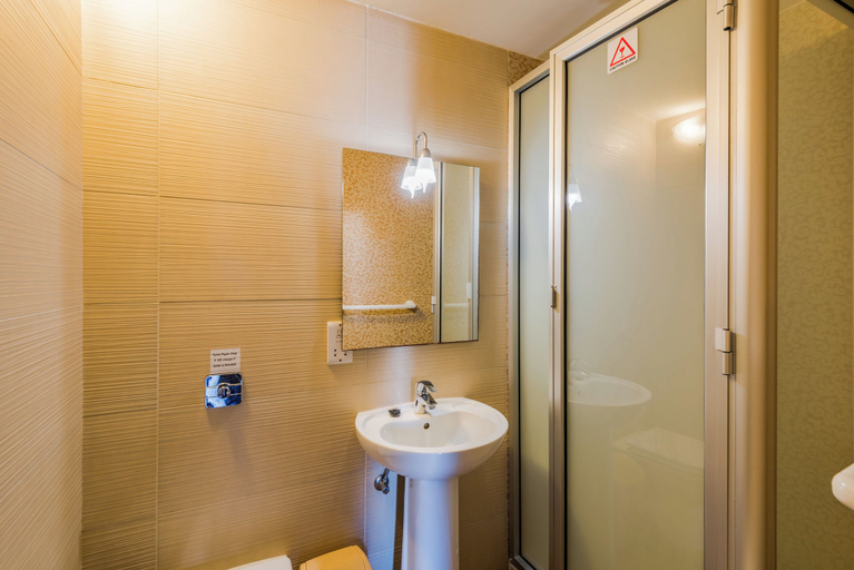 Bathroom, Blue Harbour – Seafront Self-Catering Holiday Penthouse – St Paul’s Bay, Saint Paul's Bay
