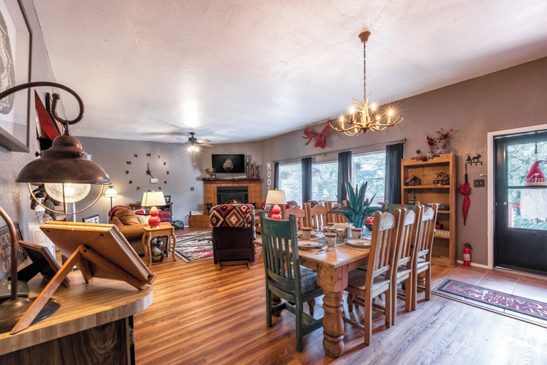 Food & Drinks, Gotch Eyed Moose by Ruidoso Vacation Rentals, Lincoln