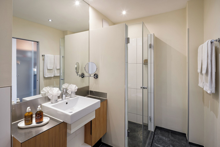 Bathroom 5, UTO KULM - Top of Zurich, Affoltern