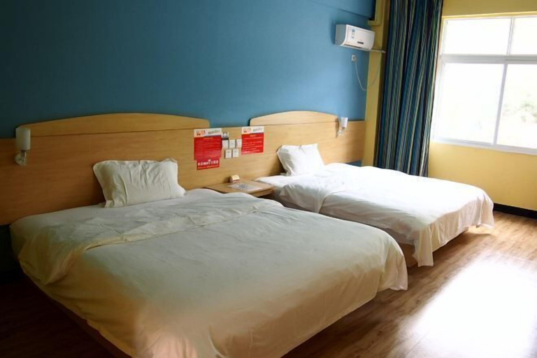 Bedroom, Duoke Chain Hotel, Xishuangbanna Dai