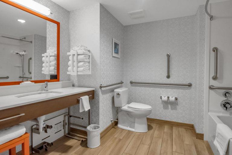 Bathroom 5, Hampton Inn Buffalo - Amherst, NY, Erie
