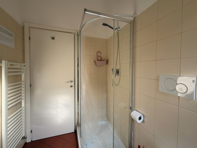 Bathroom 5, Santo Spirito, Arezzo