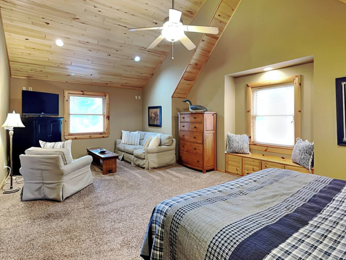 Bedroom 2, Bear Hollow Lodge by Taylor Made Deep Creek, Garrett