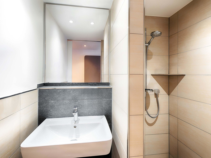 Bathroom 5, B&B Hotel Augsburg-West, Augsburg