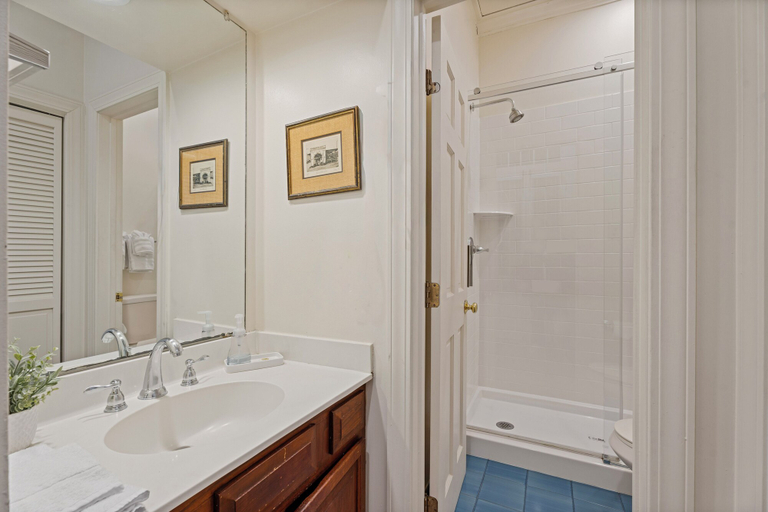 Bathroom 5, Grenoble House, Orleans