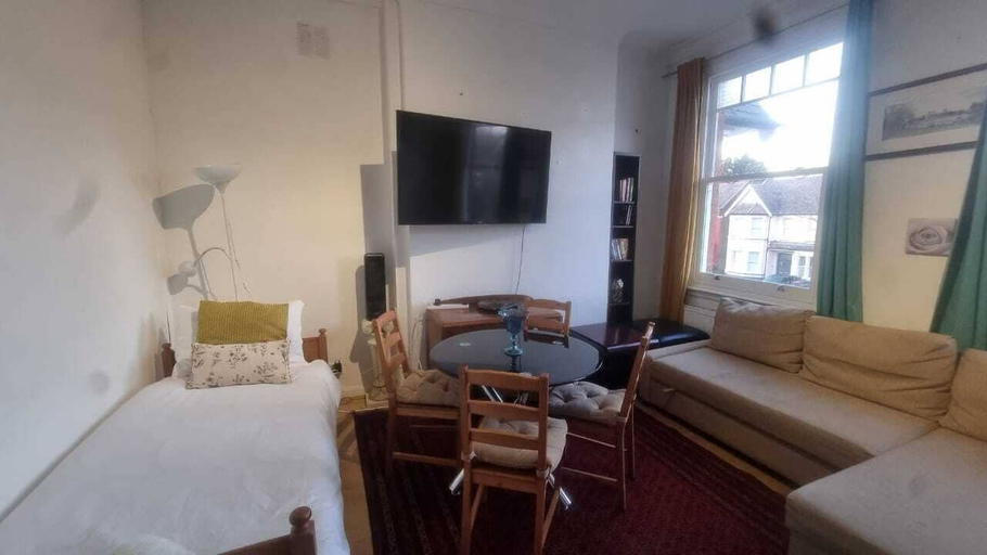 Bedroom 2, Extra Large One Bedroom Flat With Parking, London
