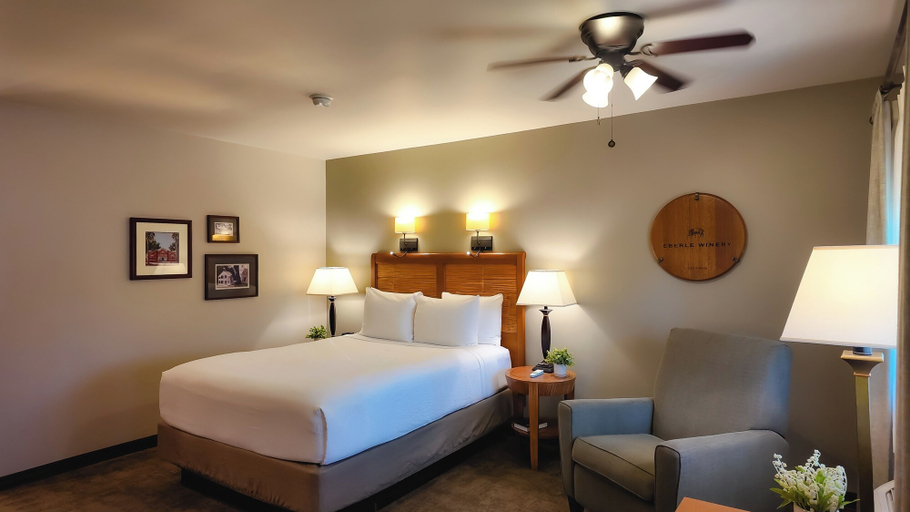 Bedroom 2, Adelaide Inn, San Luis Obispo
