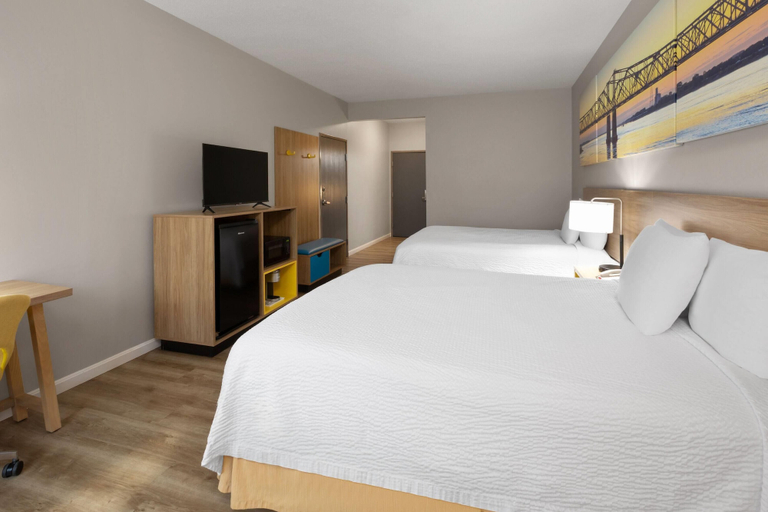 Bedroom 3, Days Inn & Suites by Wyndham Seaford, Sussex