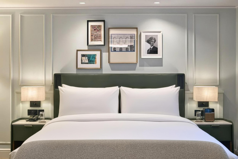 Bedroom 2, Radisson Blu Hotel, London Bloomsbury, London