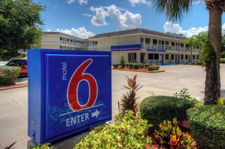Exterior & Views 2, Motel 6 Bradenton, FL, Manatee