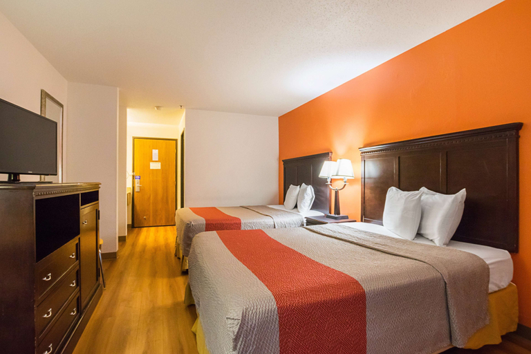 Bedroom 3, Motel 6 Waterloo, IA - Crossroads Mall - Cedar Falls, Black Hawk