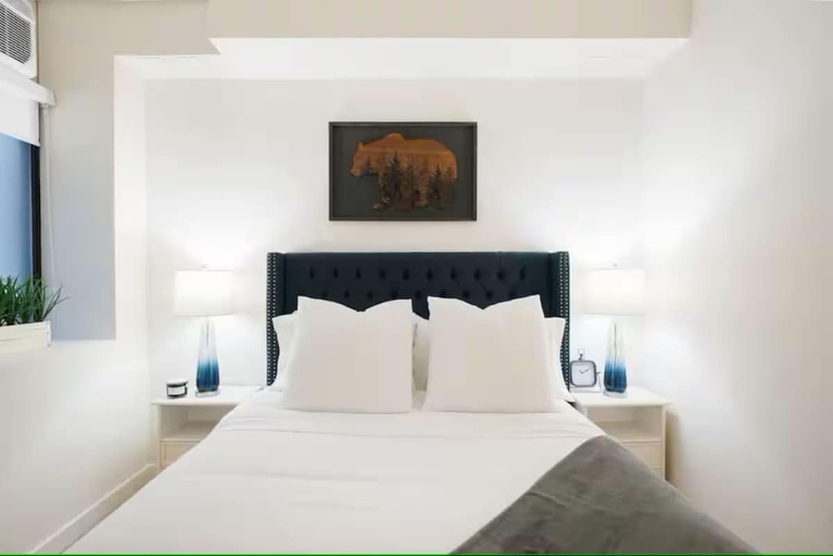Bedroom 2, Luxury 2BR Duplex 5min to Central Park, New York