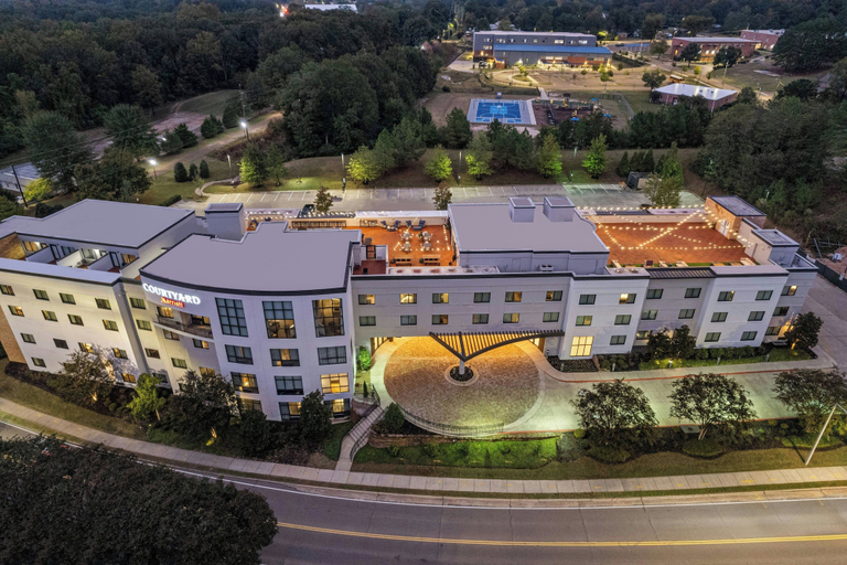 Exterior & Views