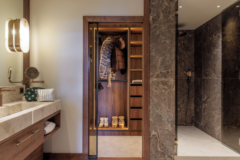Bathroom 5, Lodge Park, Haute-Savoie