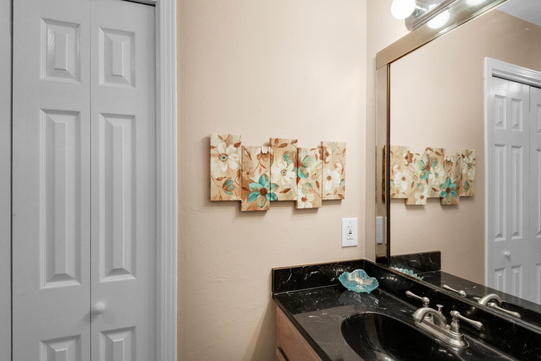 Bathroom 3, Sandcastle Villas #24, Bay