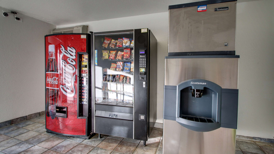 Food & Drinks 5, Motel 6 Owensboro, KY, Daviess