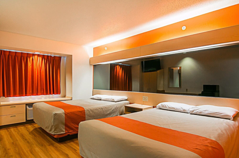 Bedroom 3, Motel 6 Sycamore, Il, De Kalb