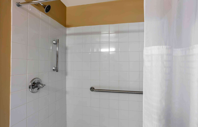 Bathroom 4, Suburban Studios Exton - Philadelphia Great Valley, Chester