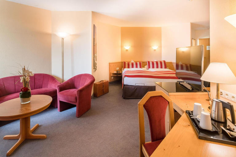 Bedroom 3, Best Western Plus Kurhotel an der Obermaintherme, Lichtenfels