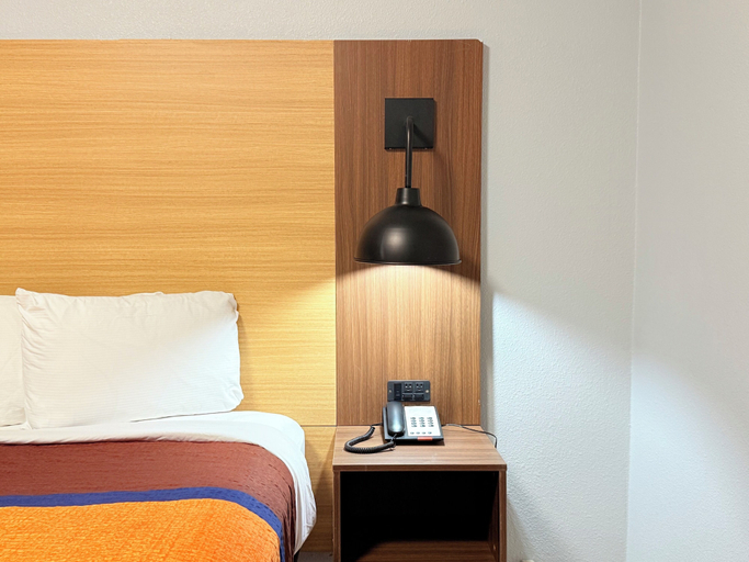 Bedroom 3, Double N Motel, Osage
