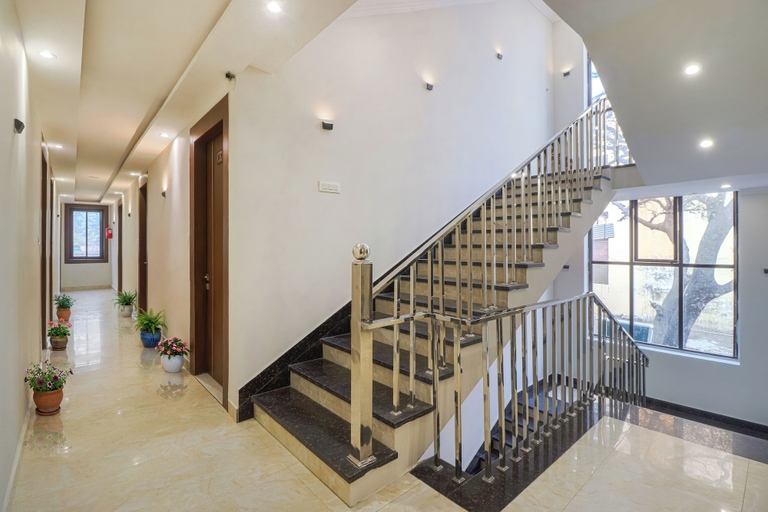 Others 5, Shriji Hotel, Dehradun