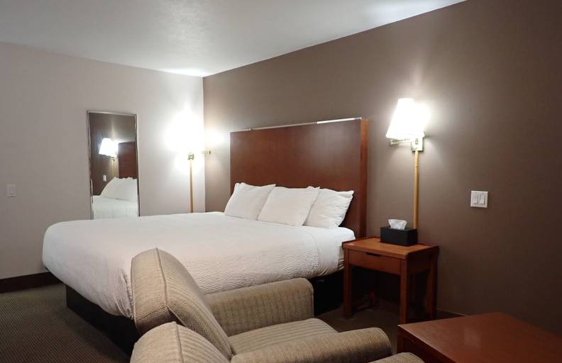 Bedroom 3, Days Inn by Wyndham Valemount, Fraser-Fort George