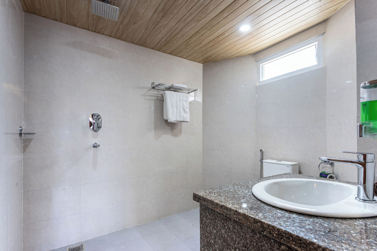 Bathroom 3, Hotel Airport Deepshree, Bagmati