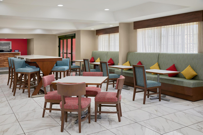 Food & Drinks 5, Hampton Inn Kansas City The Legends, Kansas City